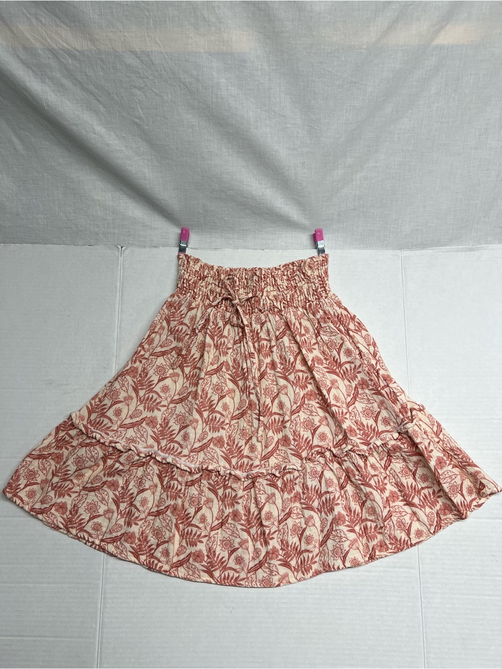 Heroes & Dreamers Women’s Cream and Blush Floral Tiered Smocked Mini Skirt Sz S